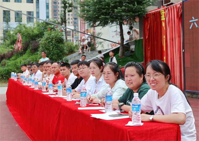 61cbfc70a96e07546081ac725f7234b.jpg